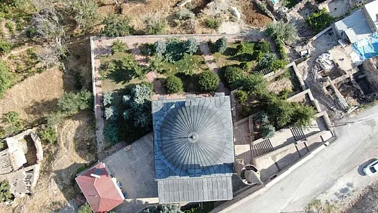 3 asırlık cami, yıllara meydan okuyor