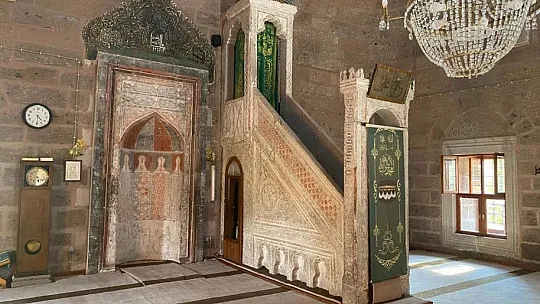 3 asırlık cami, yıllara meydan okuyor