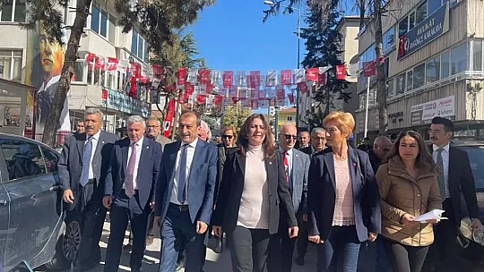 CHP'den Cumhuriyet yürüyüşü! Özer: Bu yokluk, yoksulluk, karanlık kader değil!