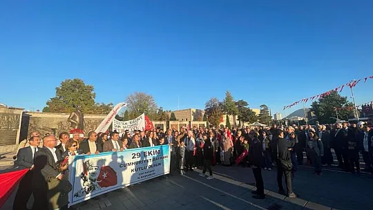 CHP'den Cumhuriyet yürüyüşü! Özer: Bu yokluk, yoksulluk, karanlık kader değil!