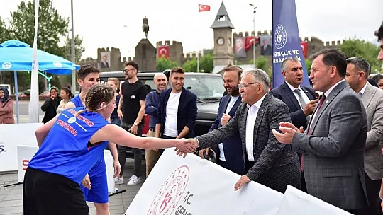 Cumhuriyet Meydanı'nda düzenlendi...