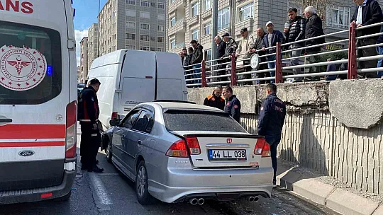 Trafik kazası: 4 araç birbirine girdi, 1 yaralı var