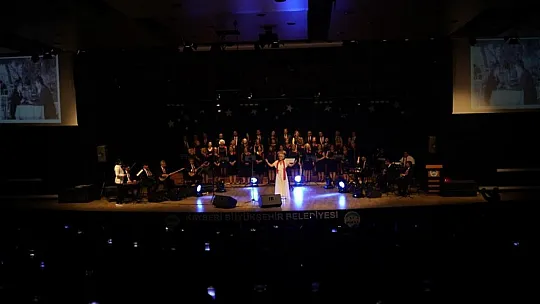 Salon hıncahınç doldu!
