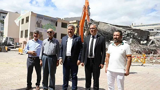 60 yıllık okul yıkıldı!