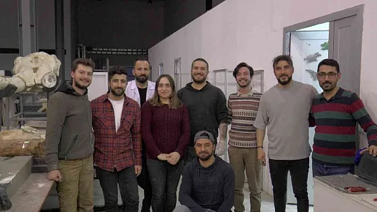 Fosiller ayağa kaldırıldı
