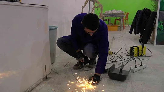 Fosiller ayağa kaldırıldı
