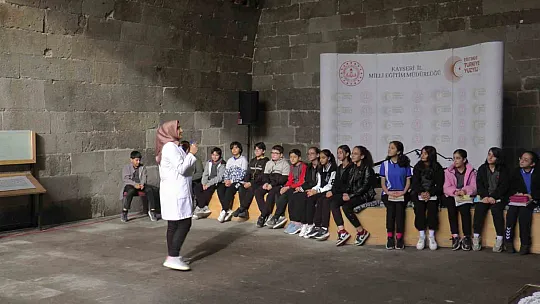 8 asırlık hastanede ders zili çaldı