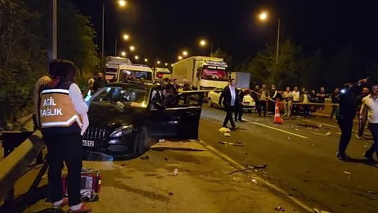 Adana'da 12 araç birbirine girdi: Ölü ve yaralılar var