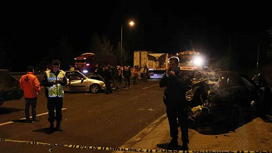 Adana'da 13 aracın karıştığı kazada kapanan otoyol ulaşıma açıldı