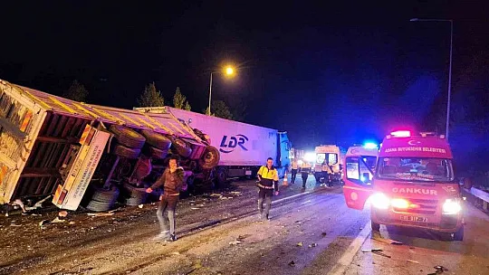 Adana'da 13 aracın karıştığı zincirleme trafik kazası: 7 ölü, 7 yaralı
