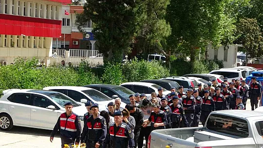 Adana'da jandarmadan 'joker' operasyonu: 16 gözaltı