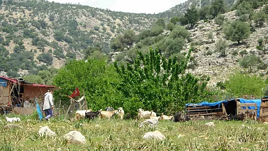 Adana Kozan'da selin ardından son durum görüntülendi
