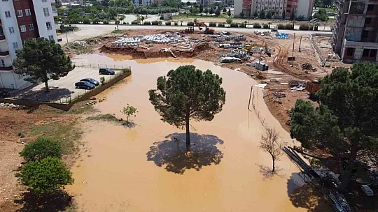 Adana Kozan'da selin ardından son durum görüntülendi