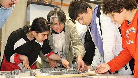 Diplomalarını aldılar...