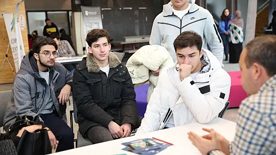 AGÜ'den Lise Öğrencilerine Meslek Tanıtım Günü