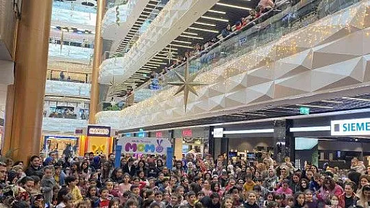 Akıllı Tavşan Momo, çocuklarla buluştu
