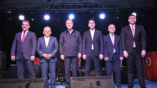 Kayseri'de hayranlarıyla buluştu...