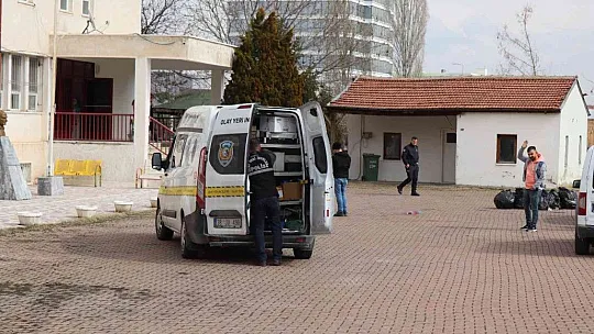 Annesini bıçaklayan eski eşi için mahkemede bakın ne istedi?