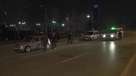 Otomobilde kadın cesedi bulundu