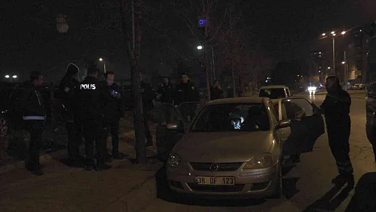 Otomobilde kadın cesedi bulundu