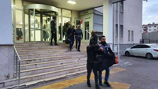 Polisten kaçamadılar