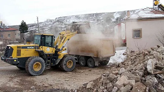 Metruk yapılar yıkılıyor