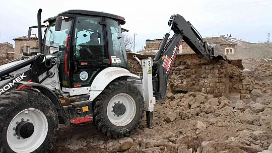Metruk yapılar yıkılıyor