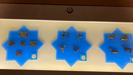 Asırlık sikkeleri saniyeler içerisinde basıyorlar