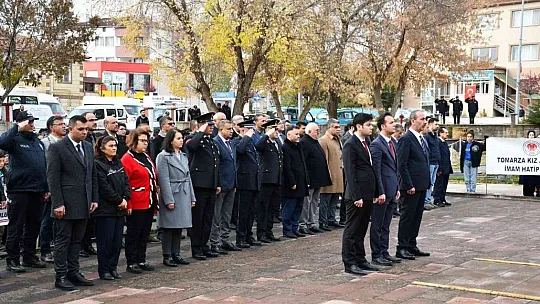 Tomarza'da Atatürk saygıyla anıldı...