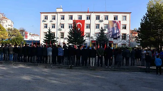 Ulu Önder Atatürk saygıyla anıldı