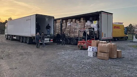 Deprem Bölgesi'ne Jeneratör ve Tıbbi Yardım