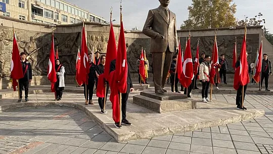'Böyle bir günün olması öğretmenlerimize verilen değeri gösteriyor'