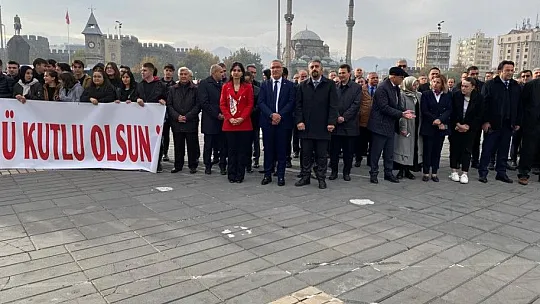 'Böyle bir günün olması öğretmenlerimize verilen değeri gösteriyor'