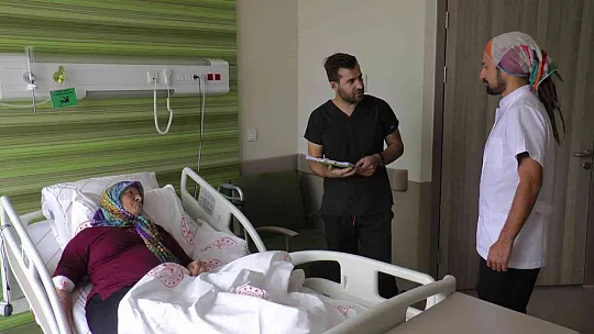 Protez ameliyatı olmuştu! Ayşe teyzenin bacağı kesilmeden kurtarıldı!