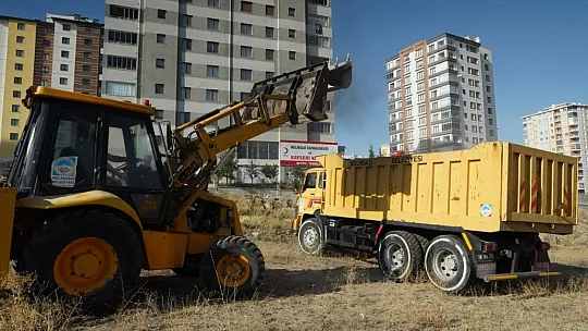 Bahçelievler Ortaokulu öğrencilerinden çevre temizliği