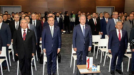 Bakan Akar: Önemli mesafeler kat ettik, çok şükür