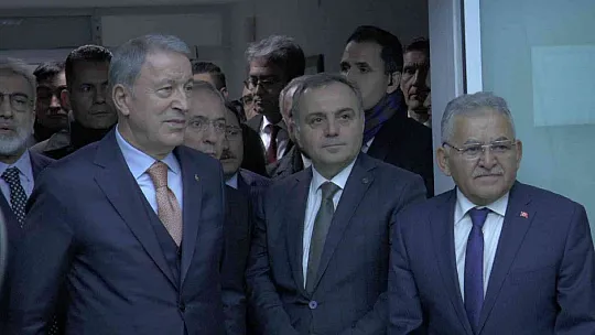 Bakan Akar: Sağlık başımıza geldiği zaman hepimiz hastane ve doktor peşinde koşuyoruz!