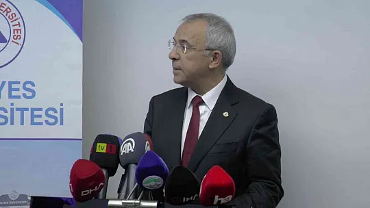 Bakan Akar: Sağlık başımıza geldiği zaman hepimiz hastane ve doktor peşinde koşuyoruz!