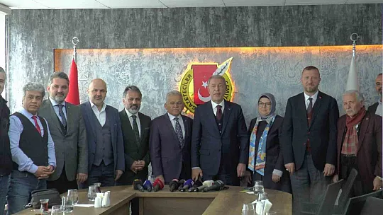 Bakan Akar: Uyanık olmamız lazım...