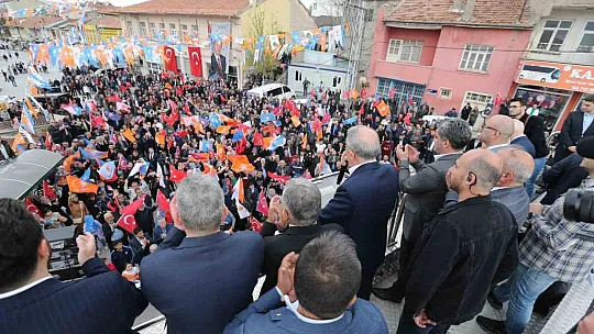 Bakan Akar'ın Tomarza ve Bünyan ziyaretleri mini mitinge dönüşte