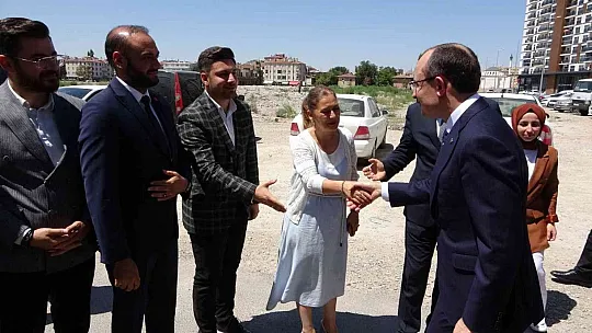 Bakan Muş'tan partisine ziyaret...