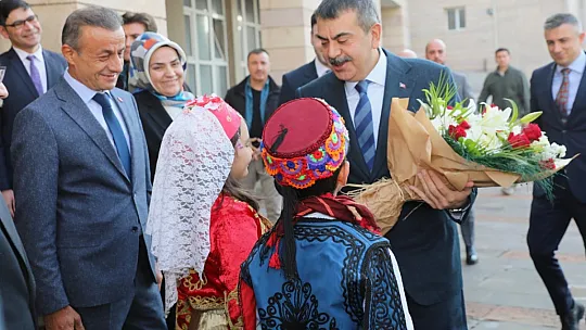 Kayseri eğitimini Bakana anlattılar...