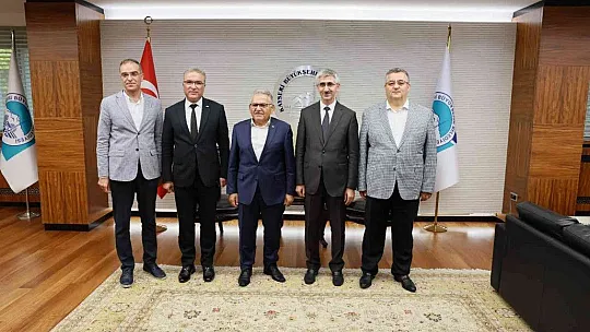 Bakan Yardımcısı Yılmaz'dan Büyükşehir çıkarması