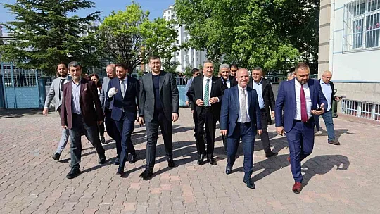 MHP'li Baki Ersoy oyunu kullandı!