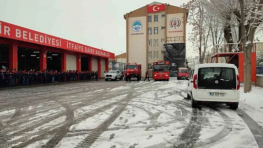 Kayseri'de 25 araç ve 34 personel, deprem bölgesine yola çıktı