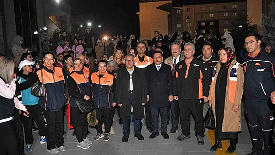 Vali ve Başkan, 'Çök-Kapan-Tutun' yaptı!
