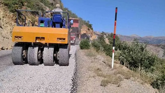 Büyükkılıç: 2 ayda 276 kilometre asfalt kaplama çalışması yaptık