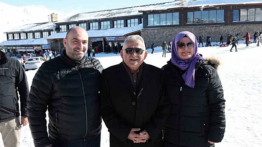 Büyükkılıç: Türkiye'nin her yerinden Erciyes'e geliyorlar
