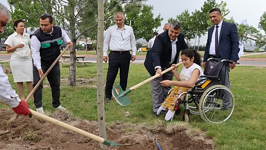 Büyükkılıç: Engelsiz Yaşam Merkezi'mizde 290 öğrenci ile yüzler gülüyor!