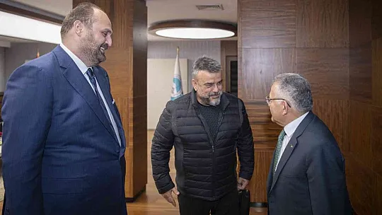 Başkan Büyükkılıç'a, sevilen sanatçı Bülent Serttaş'tan ziyaret